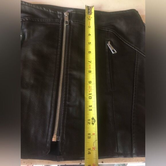📳 Wild Fable | Faux Leather Skirt - Picture 3 of 8